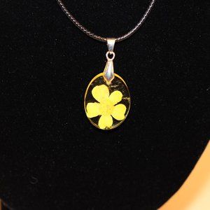 Flower necklace
